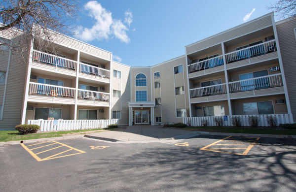 River Ridge Apartments property